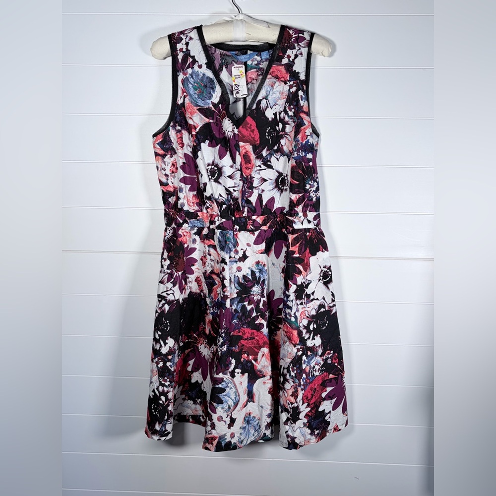 NWT Simply Vera Vera Wang Floral Dress - Black, Pink, Blue Size Medium